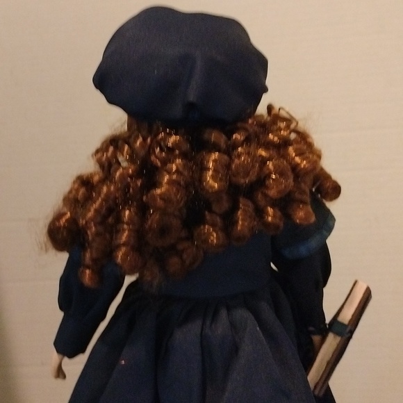 Anne Frank Porcelain Doll - Picture 7 of 13